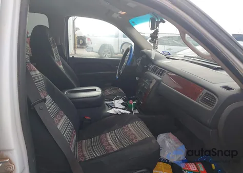 2010 Chevrolet Suburban 1500 Ls from USA, damaged, VIN 1GNUKHE36AR290780